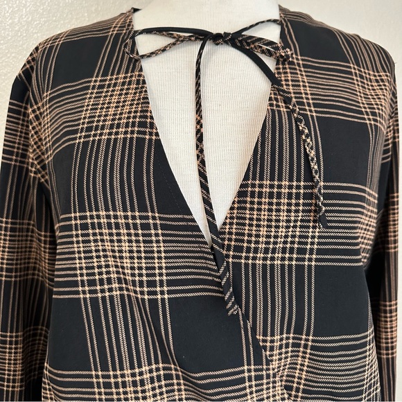 Vacate The Label Plaid Tan Black Top Wrap Sz Small - Picture 2 of 12